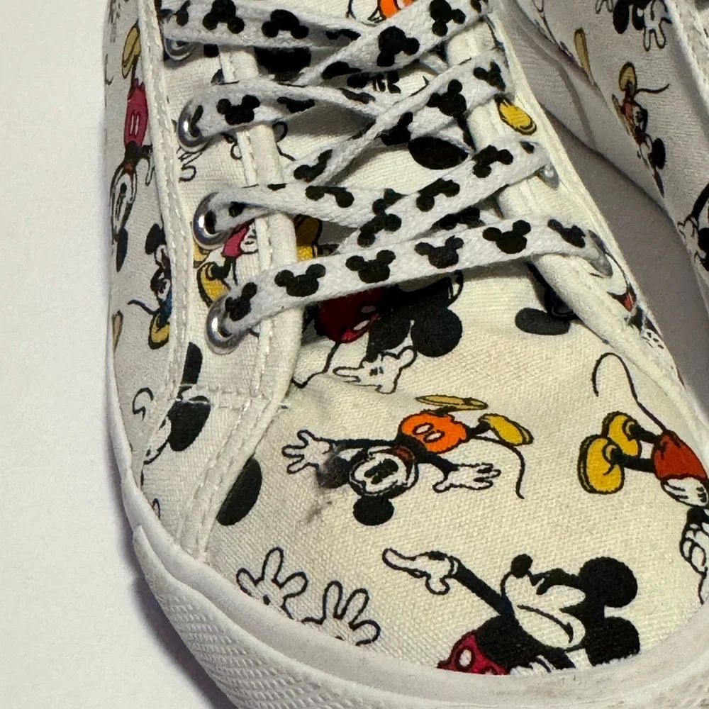 Disney Parks Mickey Mouse Women’s 6 Canvas Tennis Casual Shoes Lace Up Sneakers